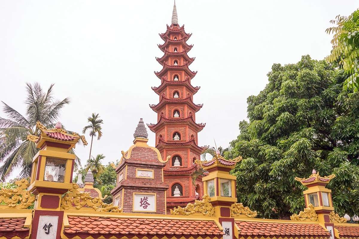 💎 Бао Тхап – Священные Ступы во Вьетнамском Буддизме