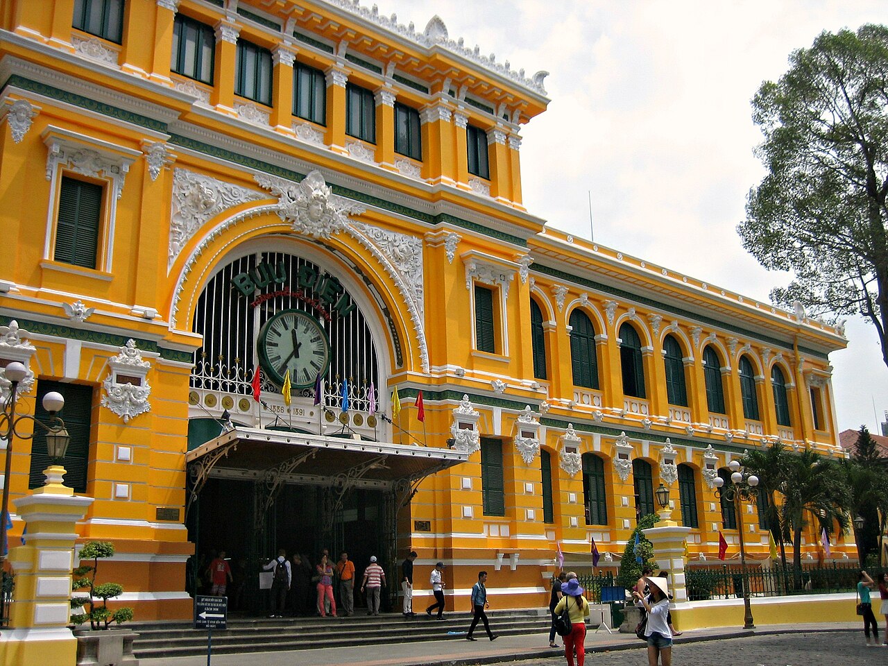 🇻🇳 Центральный почтамт Сайгона: Шедевр Французской Колониальной Архитектуры