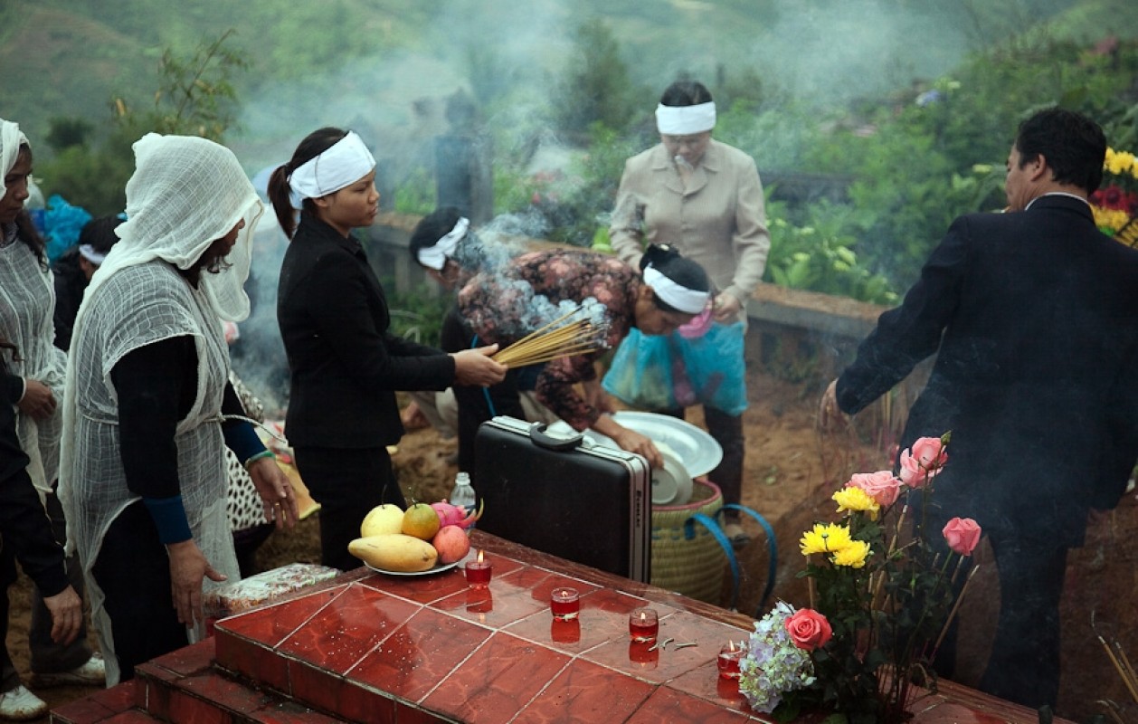 💀 Кай Танг: Ритуал Перезахоронения во Вьетнаме