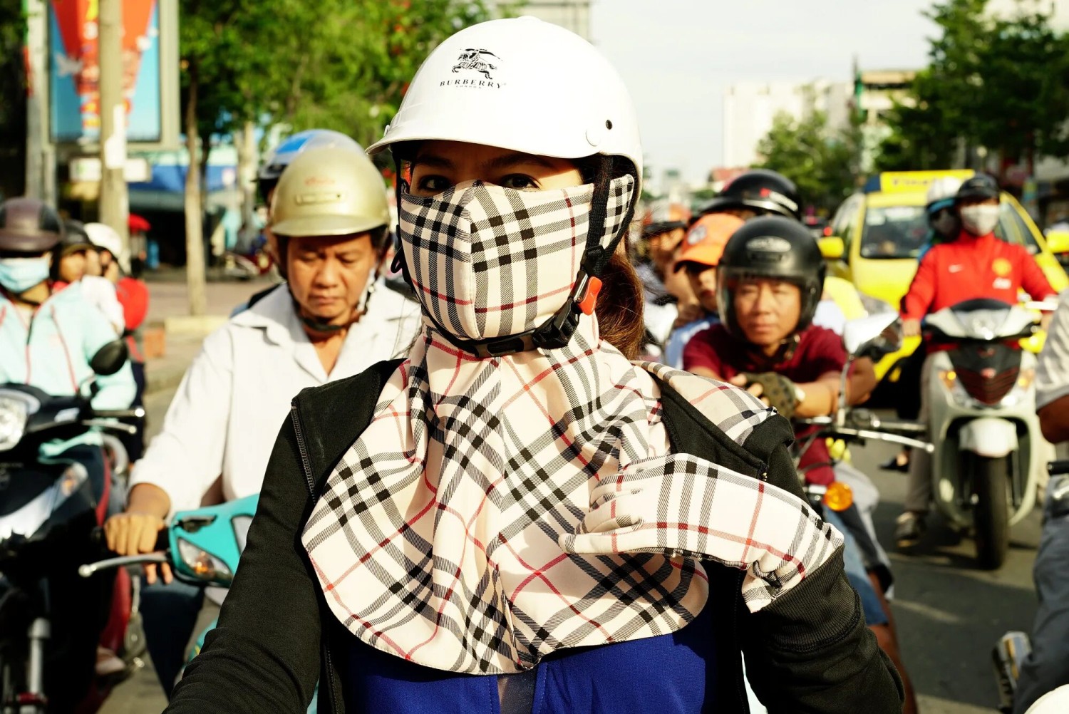 😷 Почему вьетнамцы носят маски на улице?