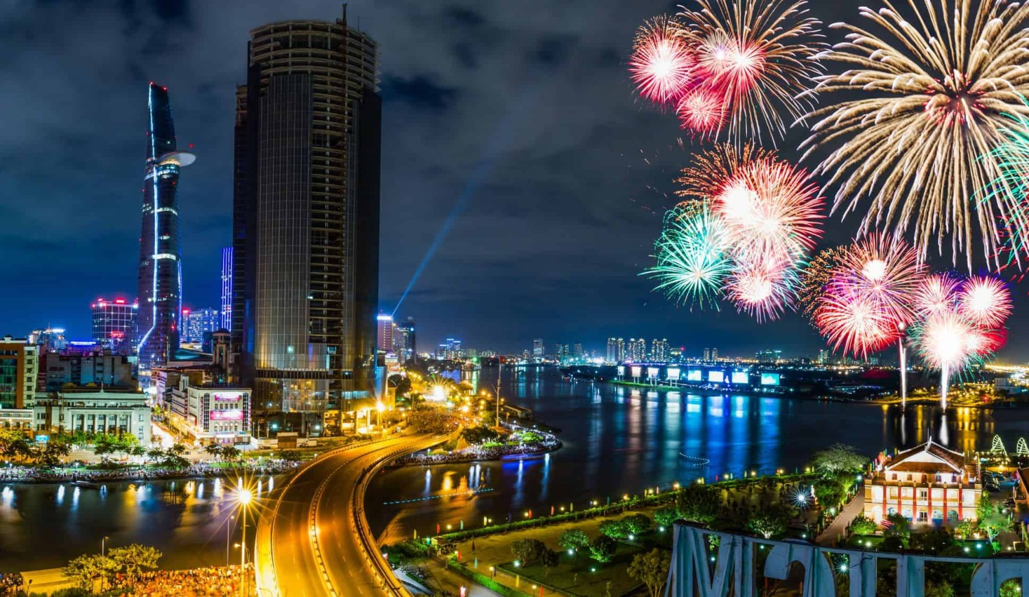 📅 Календарь туриста: Как избежать коллапса и роста цен во время вьетнамских праздников