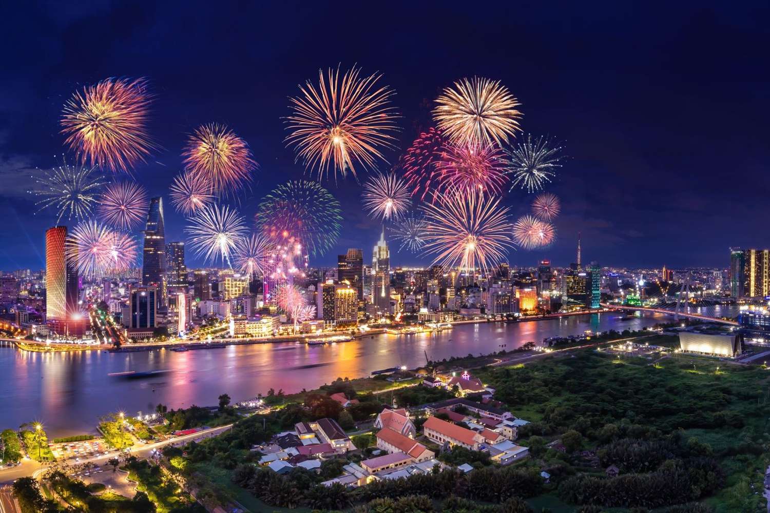 🥳 Празднование Нового Года во Вьетнаме: Тропическая Эйфория!