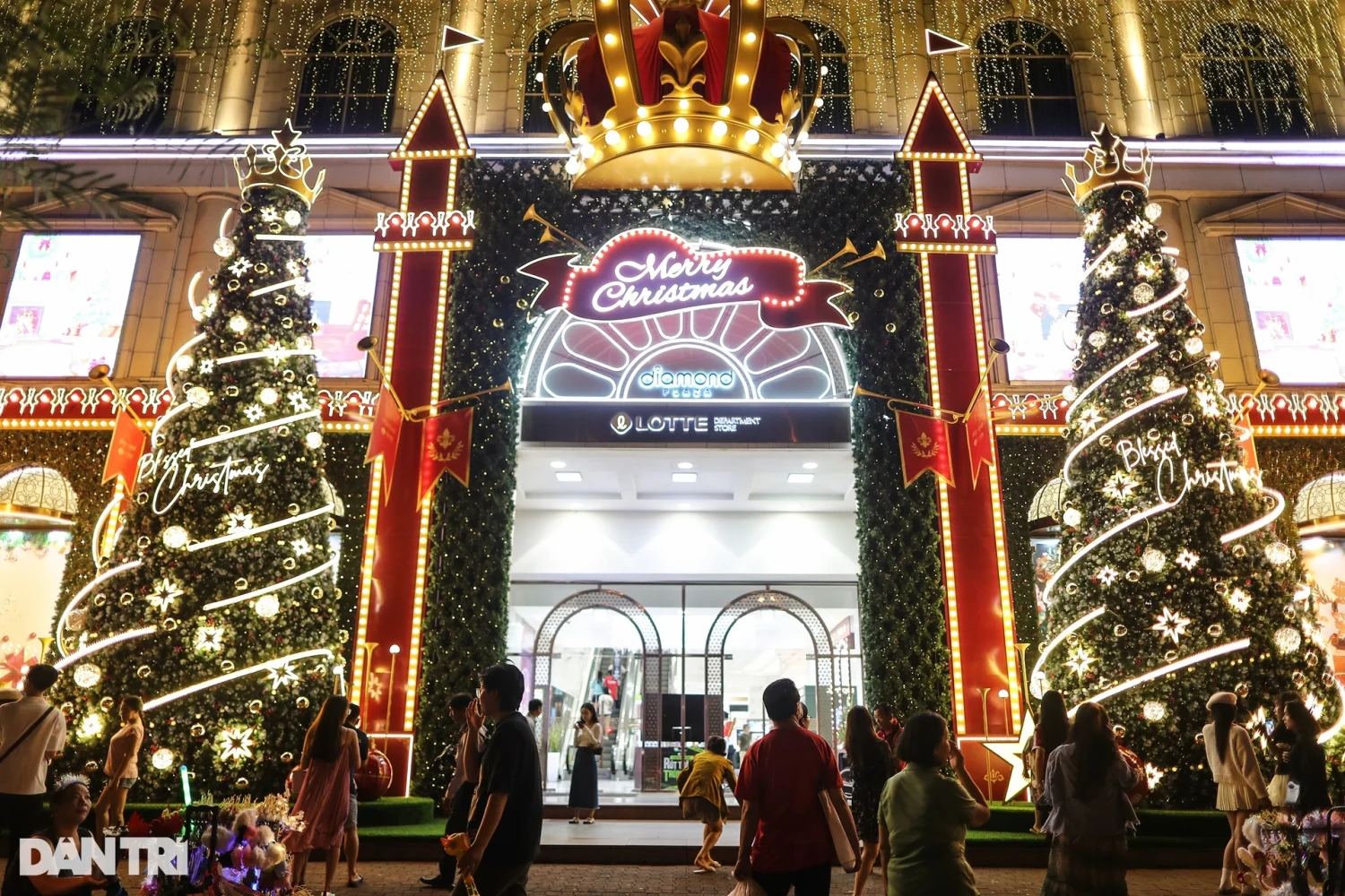 🌃 Как встретить Новый Год в Хошимине: Путеводитель по Праздничному Сайгону