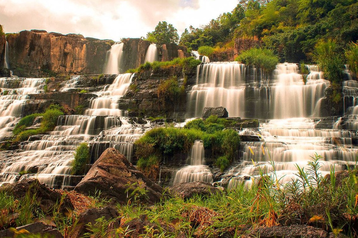 🏞️ Водопады Далата: Природное чудо вьетнамского нагорья